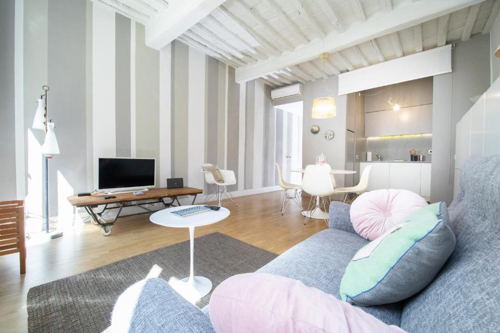 Tango Luxury Suite in Center Town – Lucca
